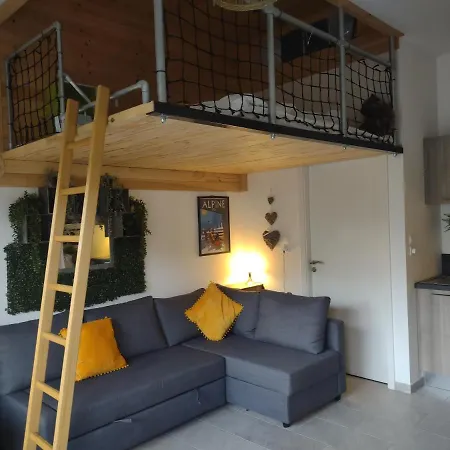 Roomy Near Town And Lift, Free Wifi And Parking Apartment *