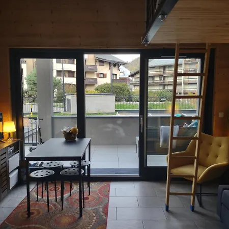 Roomy Near Town And Lift, Free Wifi And Parking *